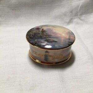 Thomas Kinkade music box SEA OF TRANQUILITY, Plays Someone’s Waiting for you
